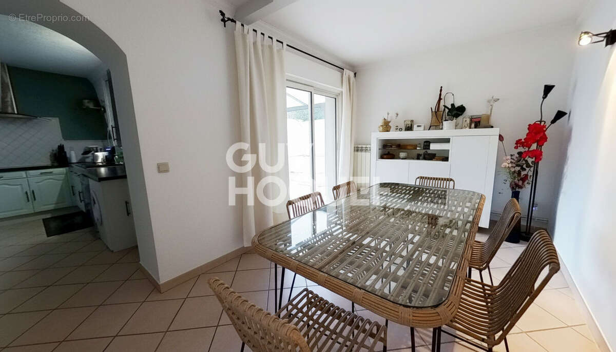 Maison type 4 (94 m² Carrez) en vente à CARPENTRAS - photo 5