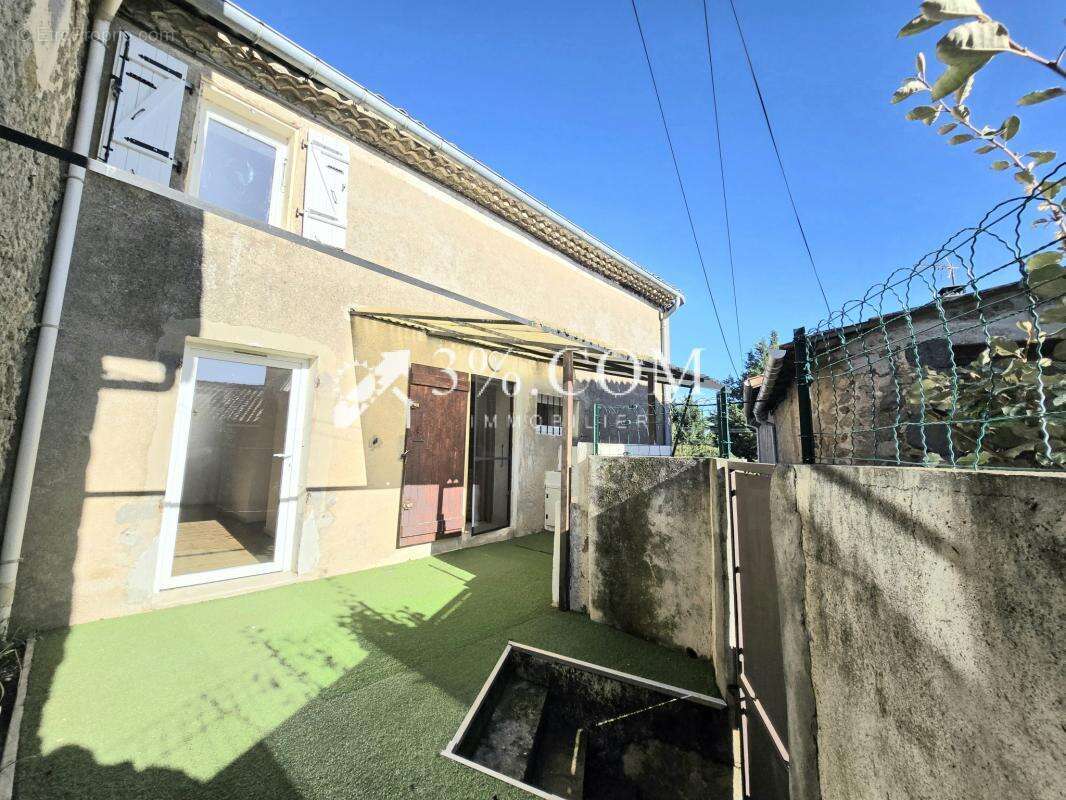 Maison à PLATS