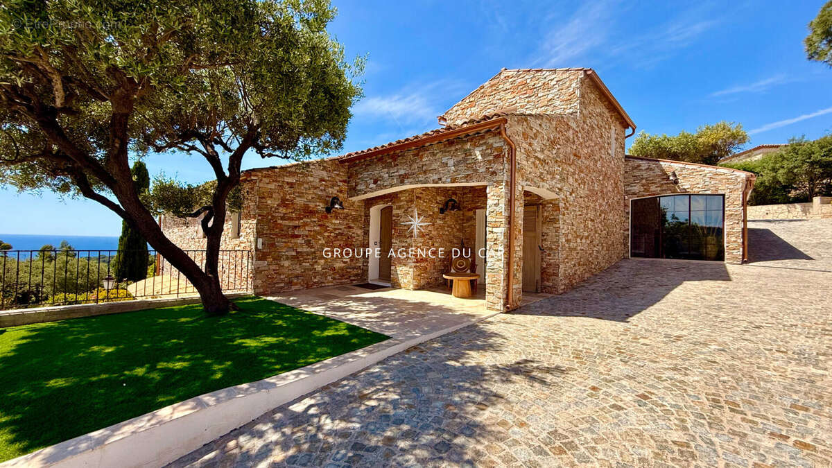 Maison à LES ISSAMBRES