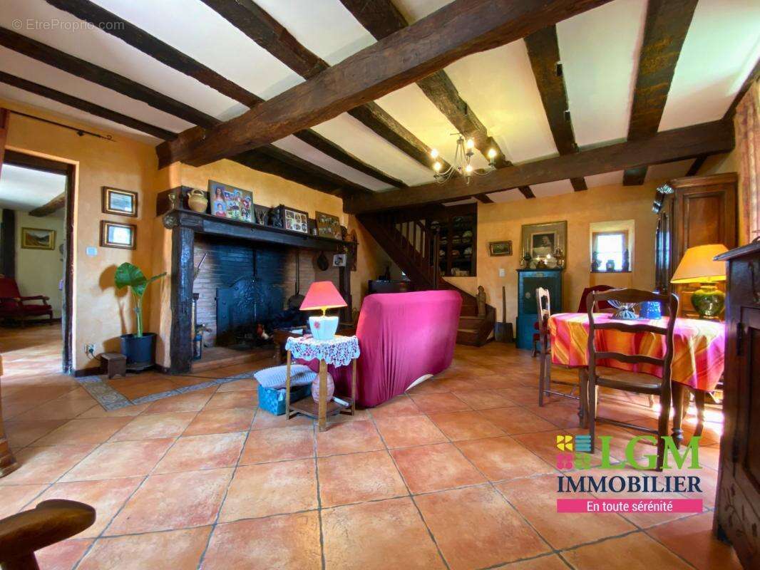 Maison à MONTESQUIEU-GUITTAUT