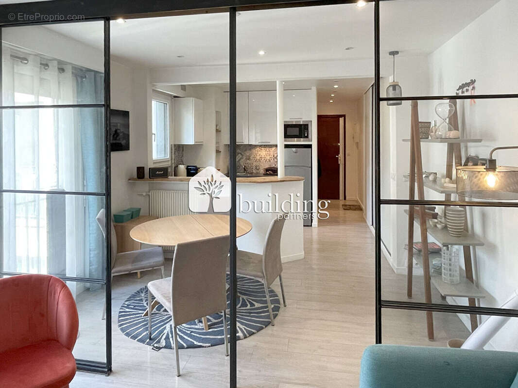 Appartement à PARIS-17E