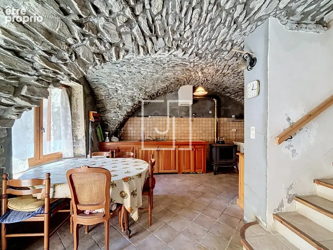 Maison de village avec combles aménageables   Hameau des Sanières à Jausiers - photo 5