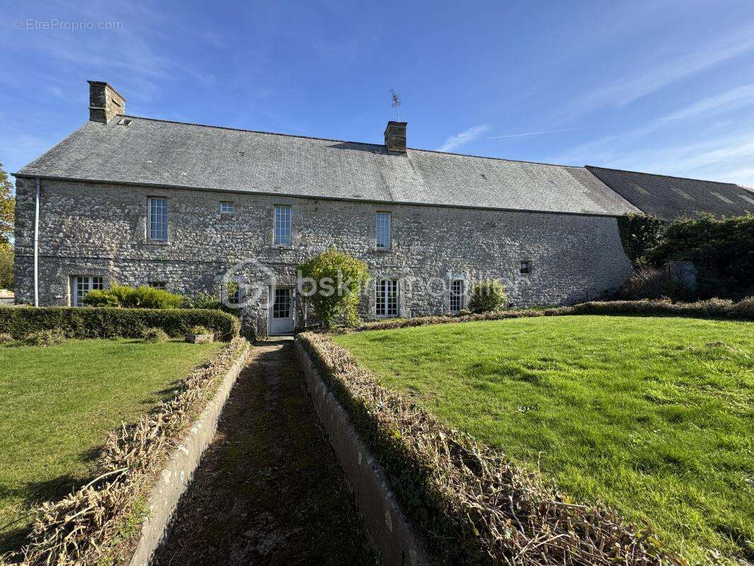 Maison à CLITOURPS