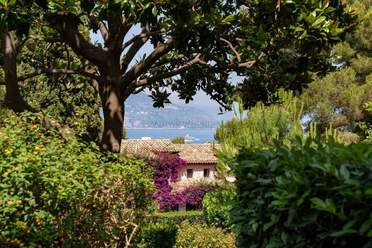 Appartement à ROQUEBRUNE-CAP-MARTIN