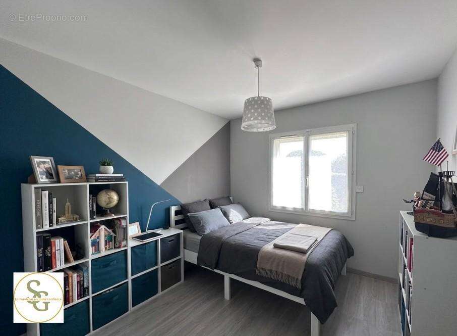   - Maison à LAGRAVE