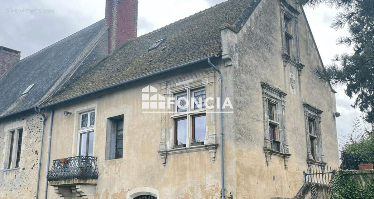 Maison à YVRE-LE-POLIN