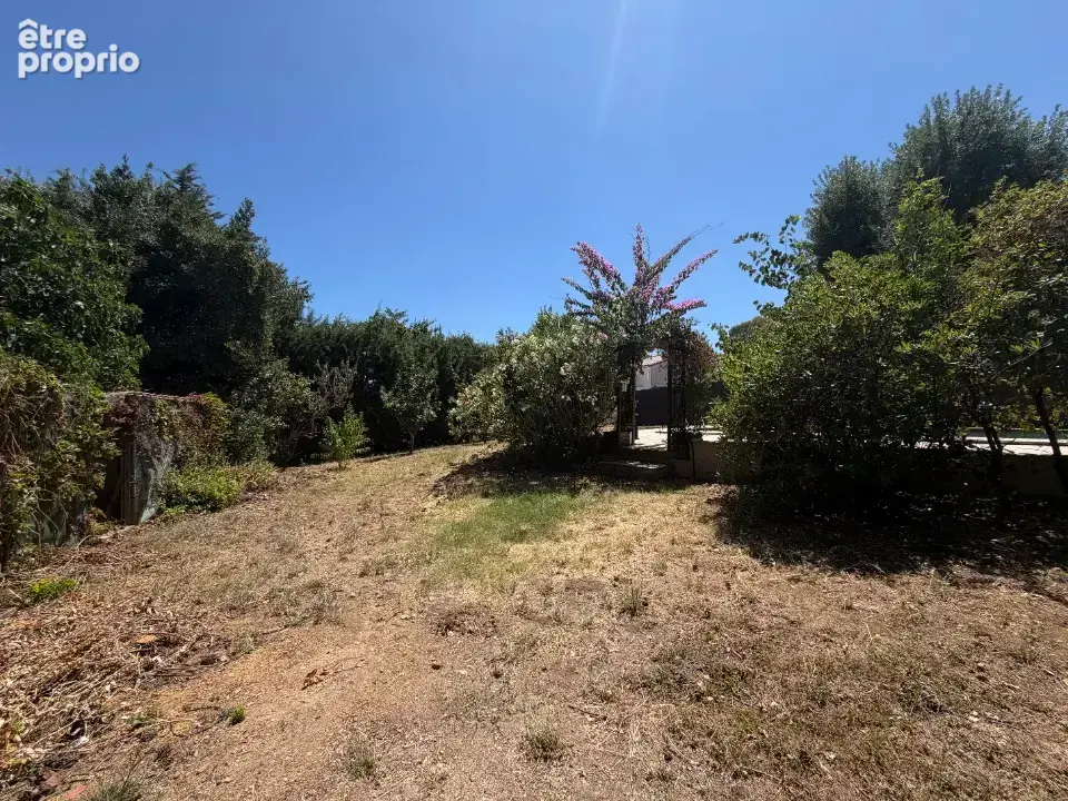 Terrain à RESTINCLIERES