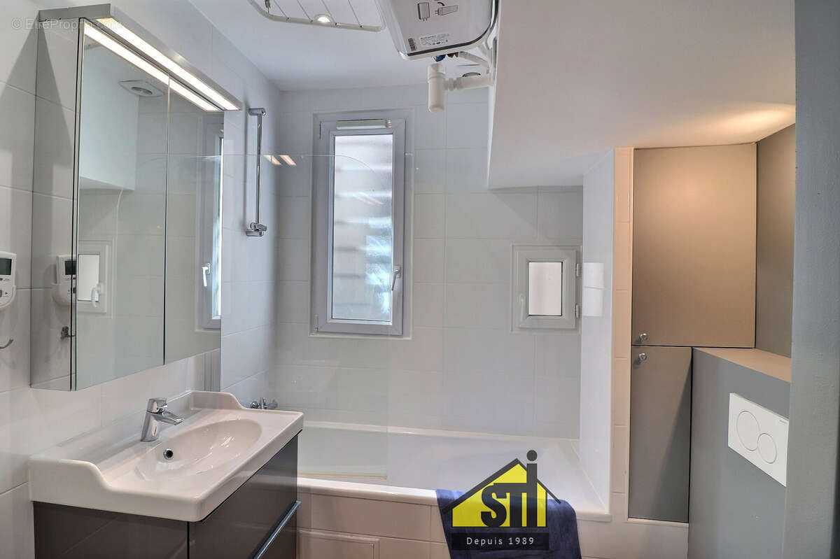 Appartement à PARIS-14E