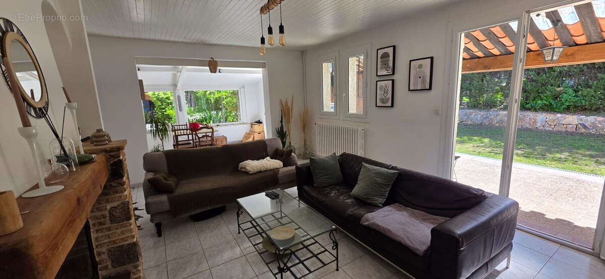 Maison à ROQUEBRUNE-SUR-ARGENS