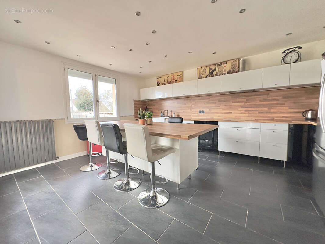 Maison à COUILLY-PONT-AUX-DAMES