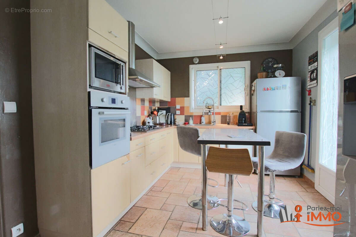 Maison 7 pièces 171 m² à vendre à Savigneux (42600) - photo 7