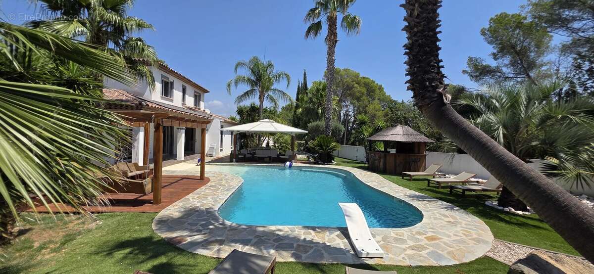 Villa de 150 m² – 3 chambres – piscine – jardin paysager de 1 500 m² - photo 4