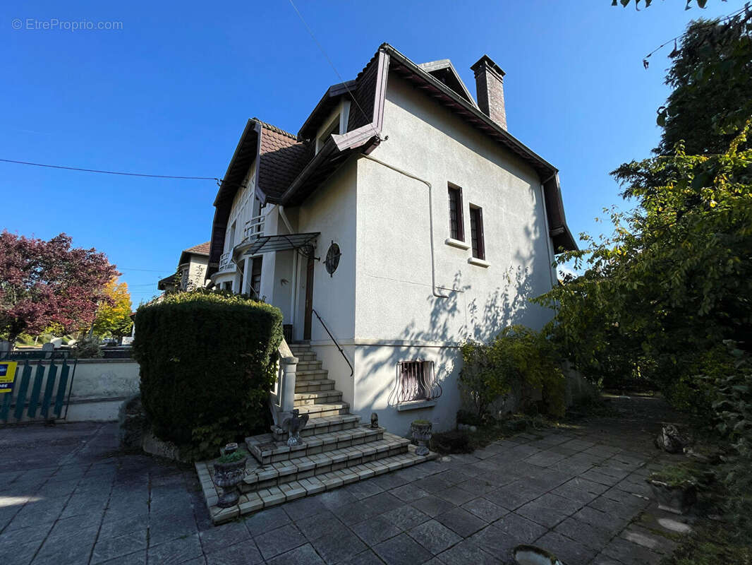 Maison à LONS-LE-SAUNIER