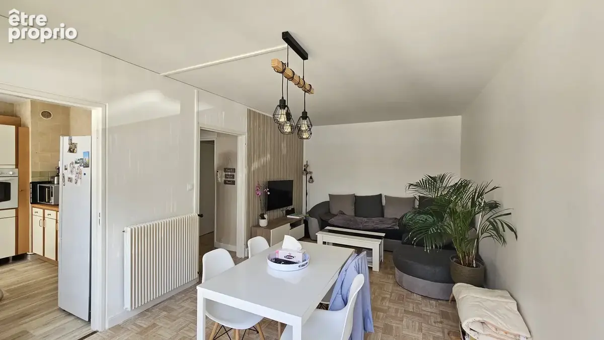 Proche métro, bel appartement (64 m2) avec balcon et cave. - photo 3