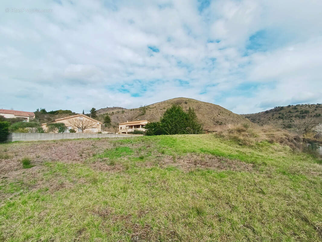 Terrain à SAINT-PRIVAT