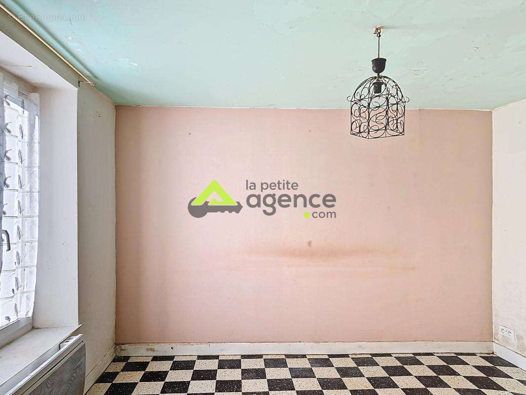 Maison à SAINT-SULPICE-LE-GUERETOIS