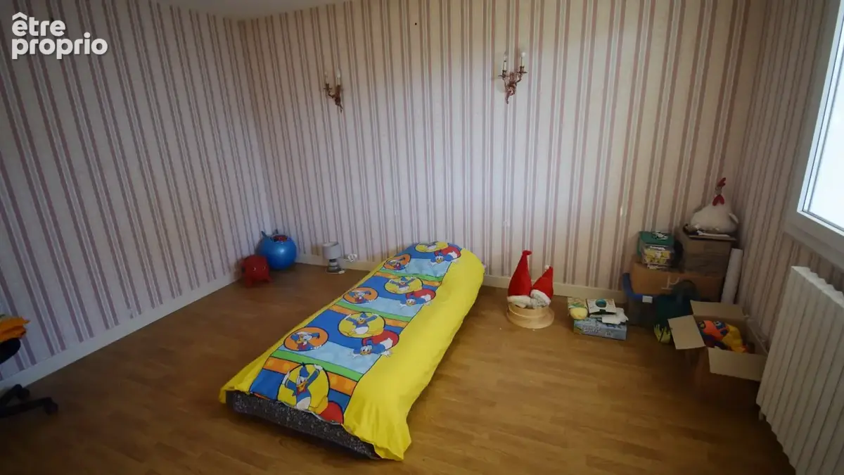 À VENDRE - VICHY - Maison 133 m² avec 4 chambres et un garage - photo 5