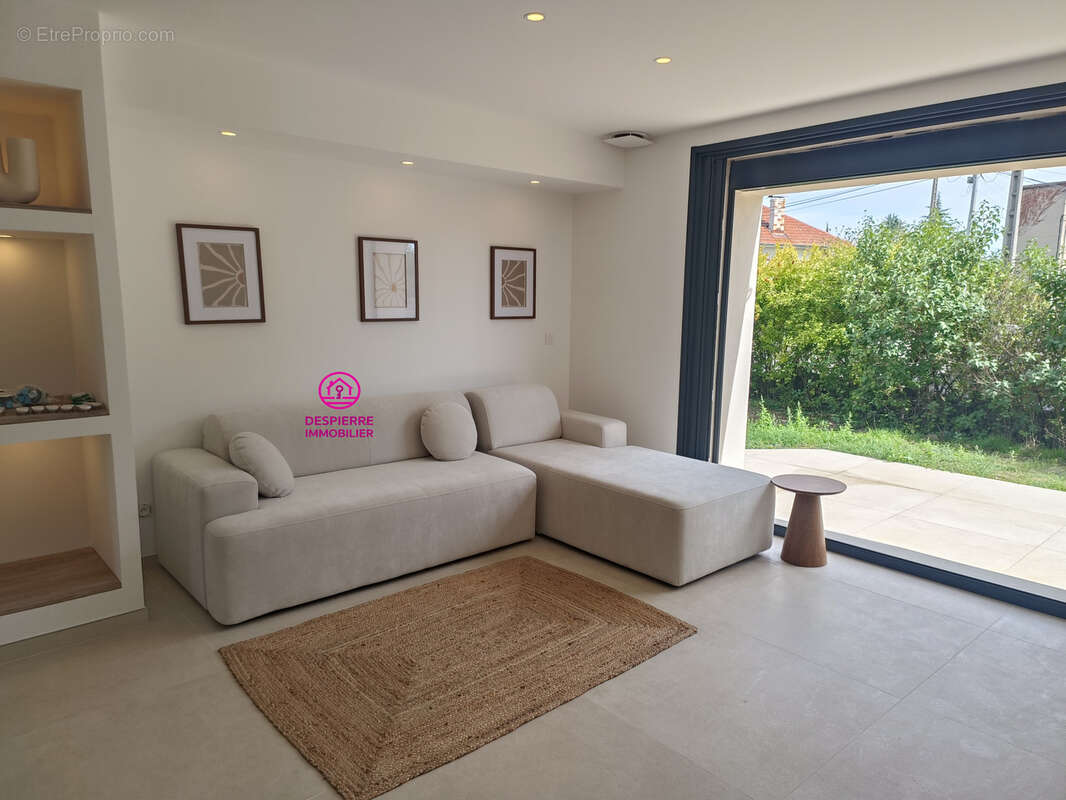 Maison à ROUSSILLON