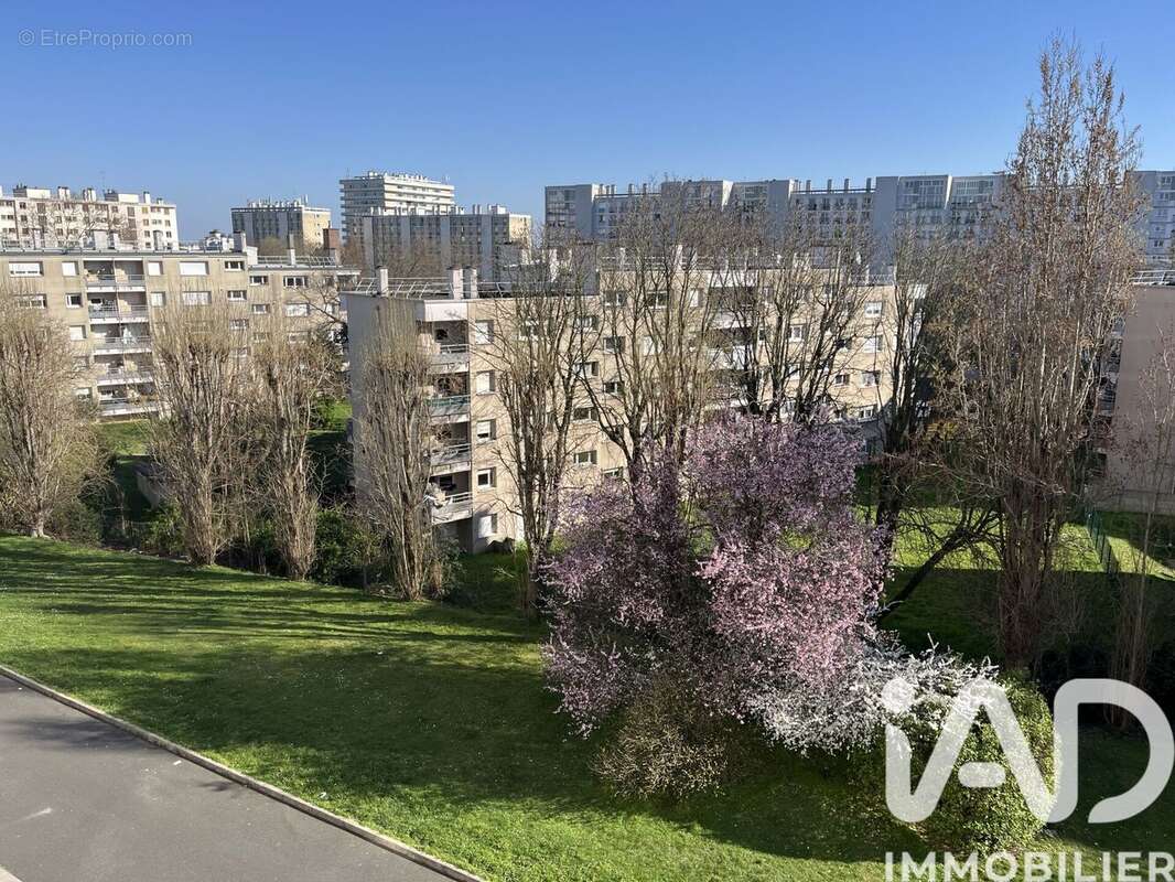 Photo 2 - Appartement à IVRY-SUR-SEINE