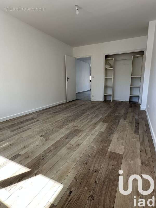 Photo 8 - Appartement à LE CHAMBON-FEUGEROLLES