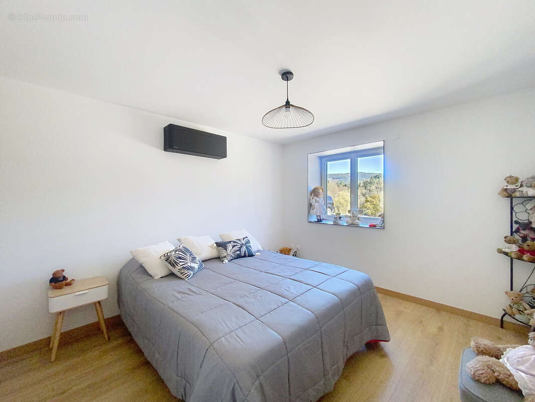 Maison à CHAMBOST-ALLIERES