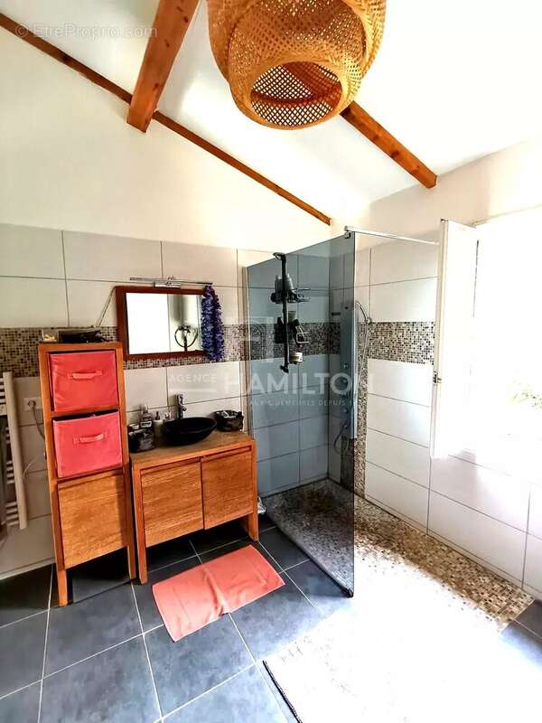 Appartement à SIX-FOURS-LES-PLAGES