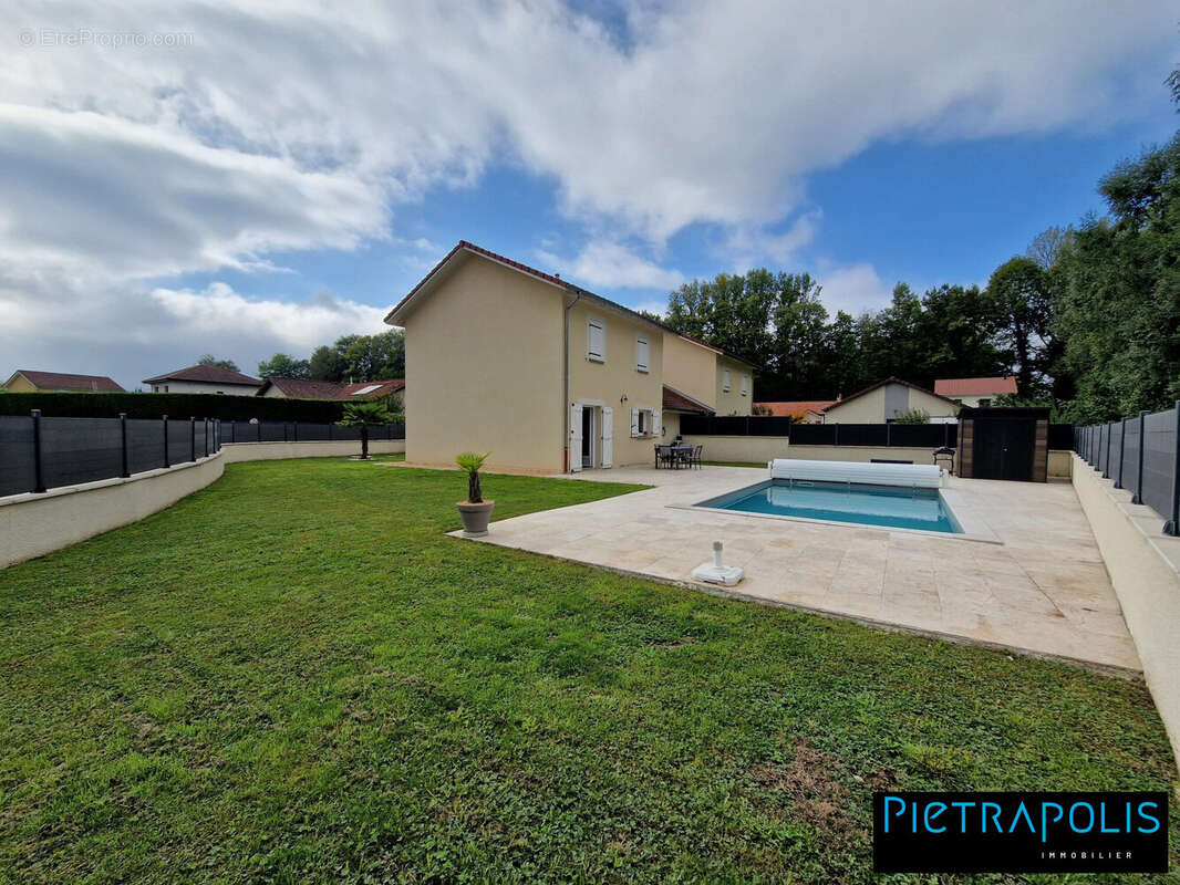 Maison à MONTALIEU-VERCIEU