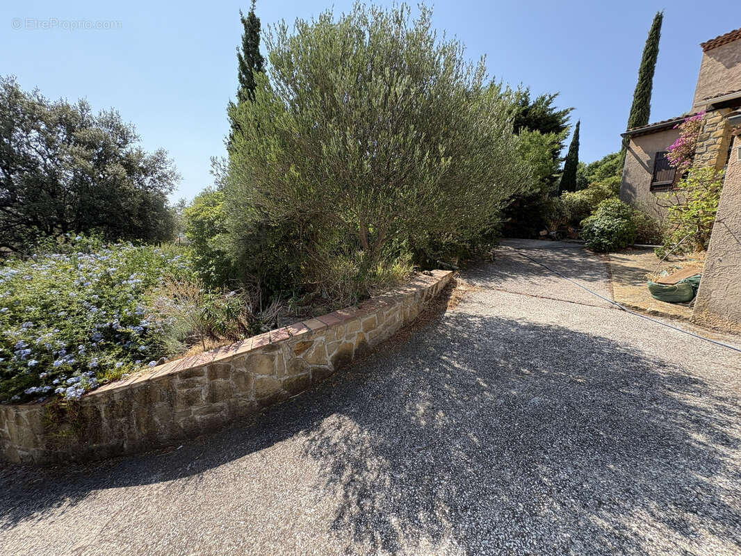 Maison 6 pièces, 4 chambres, Vue dégagée - Toulon Ouest Les Arènes - photo 3
