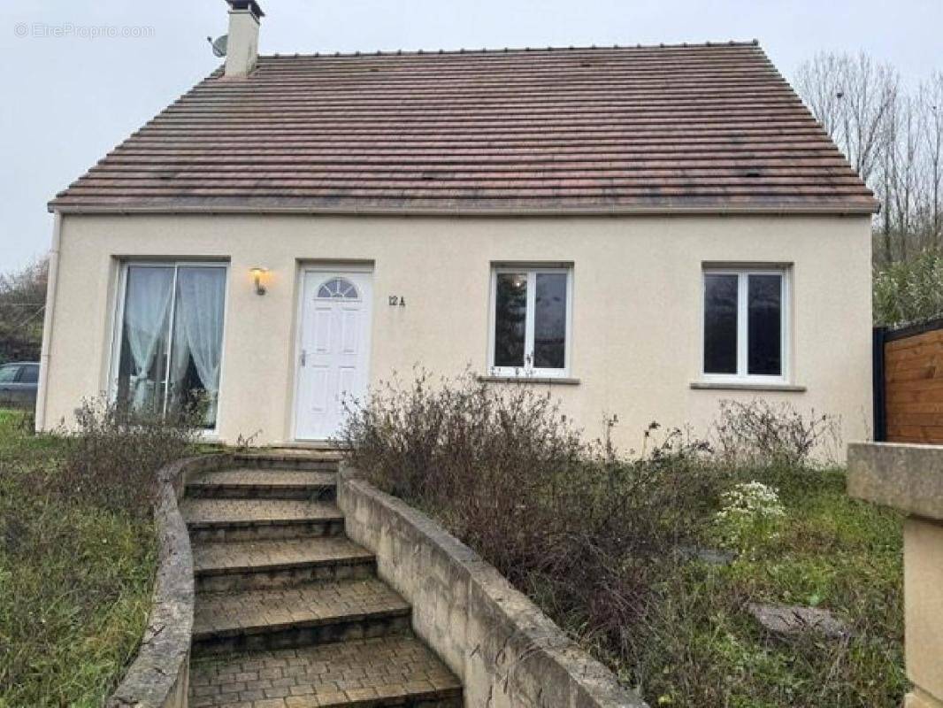 Maison à ROZIERES-SUR-CRISE