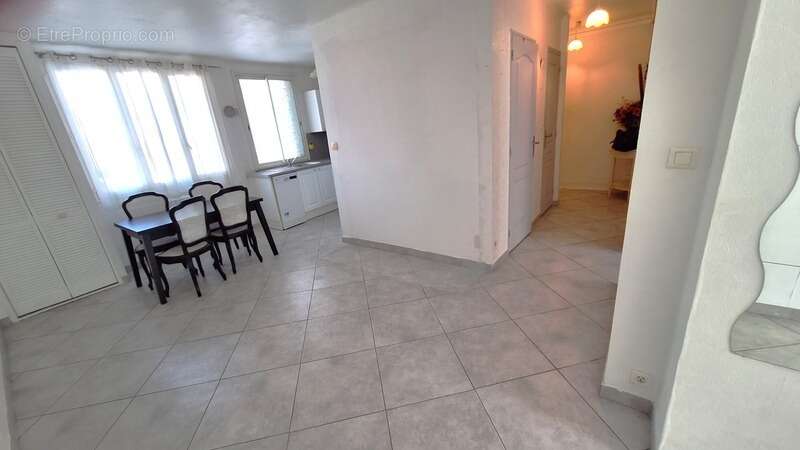 Appartement à MARSEILLE-4E