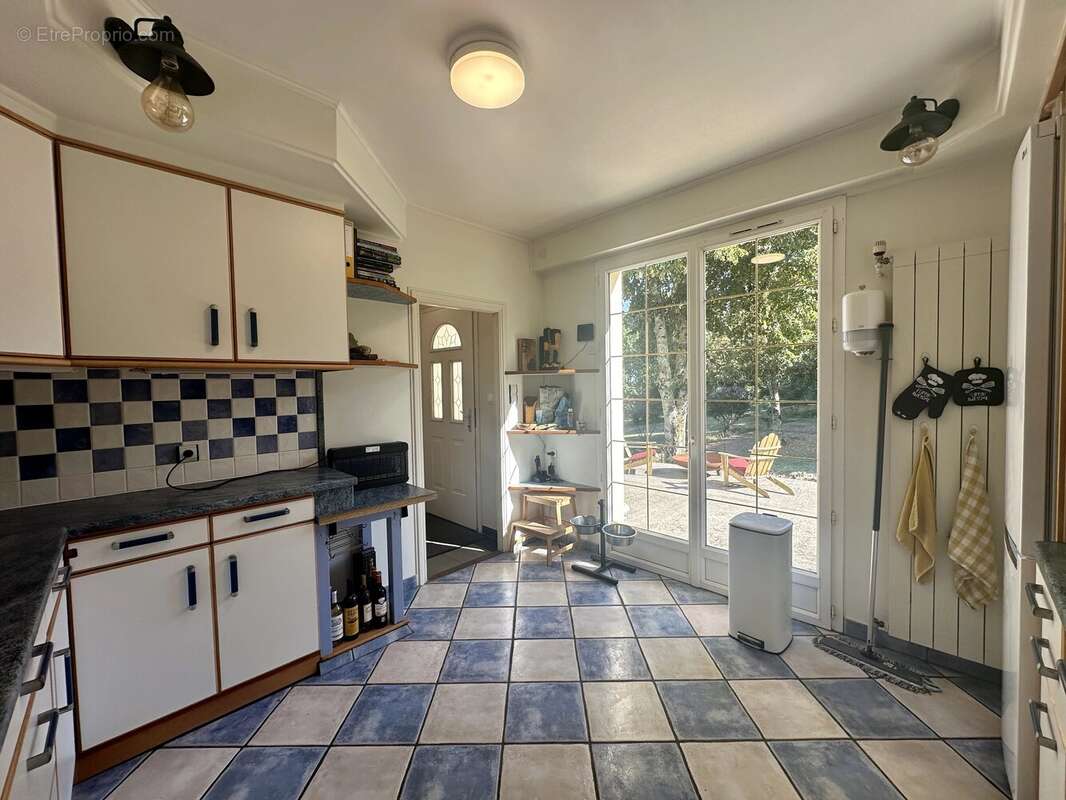 Maison à SEYCHES