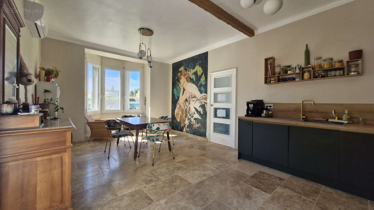 Maison à PERNES-LES-FONTAINES