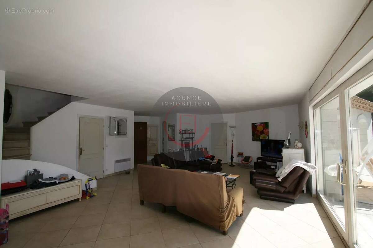 Maison à LES ADRETS-DE-L'ESTEREL