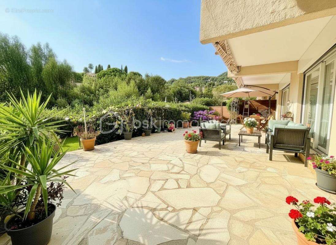 Appartement à VENCE