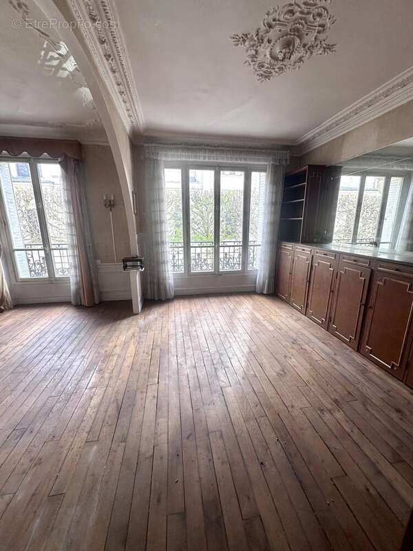 Appartement à LEVALLOIS-PERRET