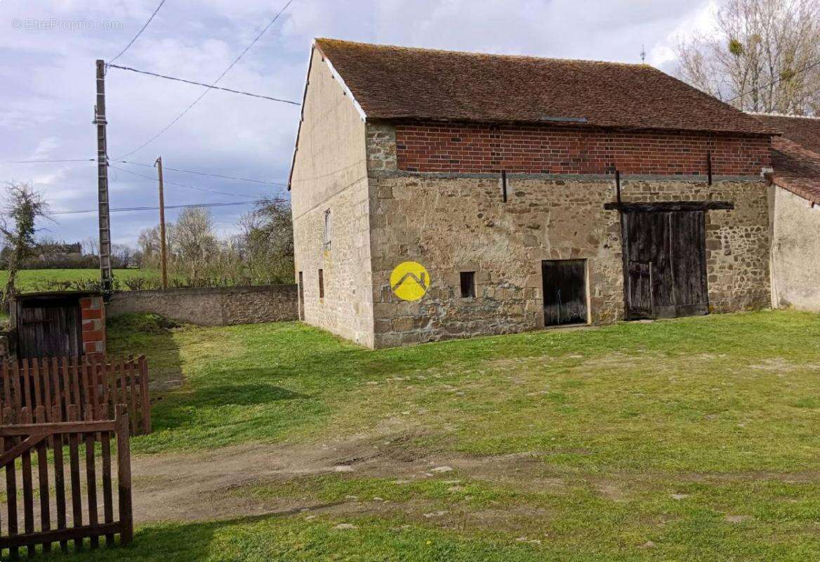 Maison à LOURDOUEIX-SAINT-MICHEL