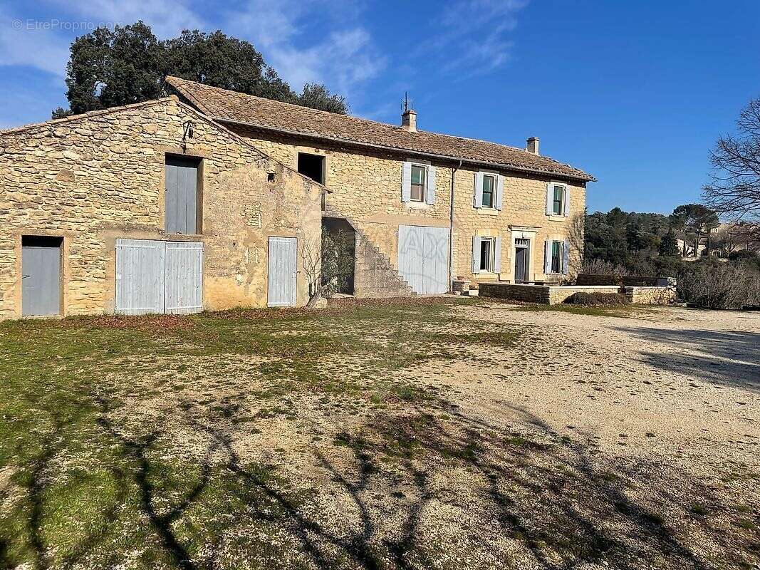 Maison à GORDES