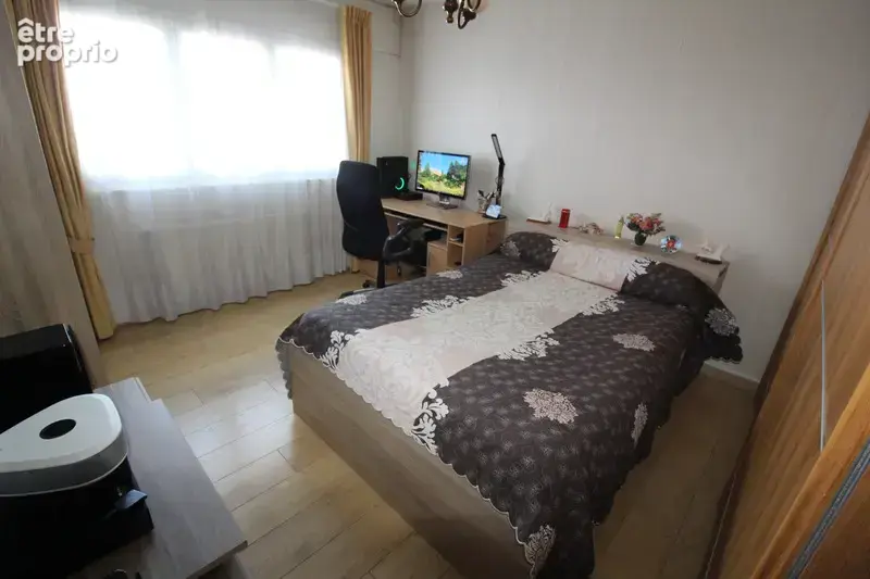 Appartement avec ASCENCEUR à vendre avec 3 CHAMBRES et 5 pièces LA ROCHE SUR YON (85) - photo 24