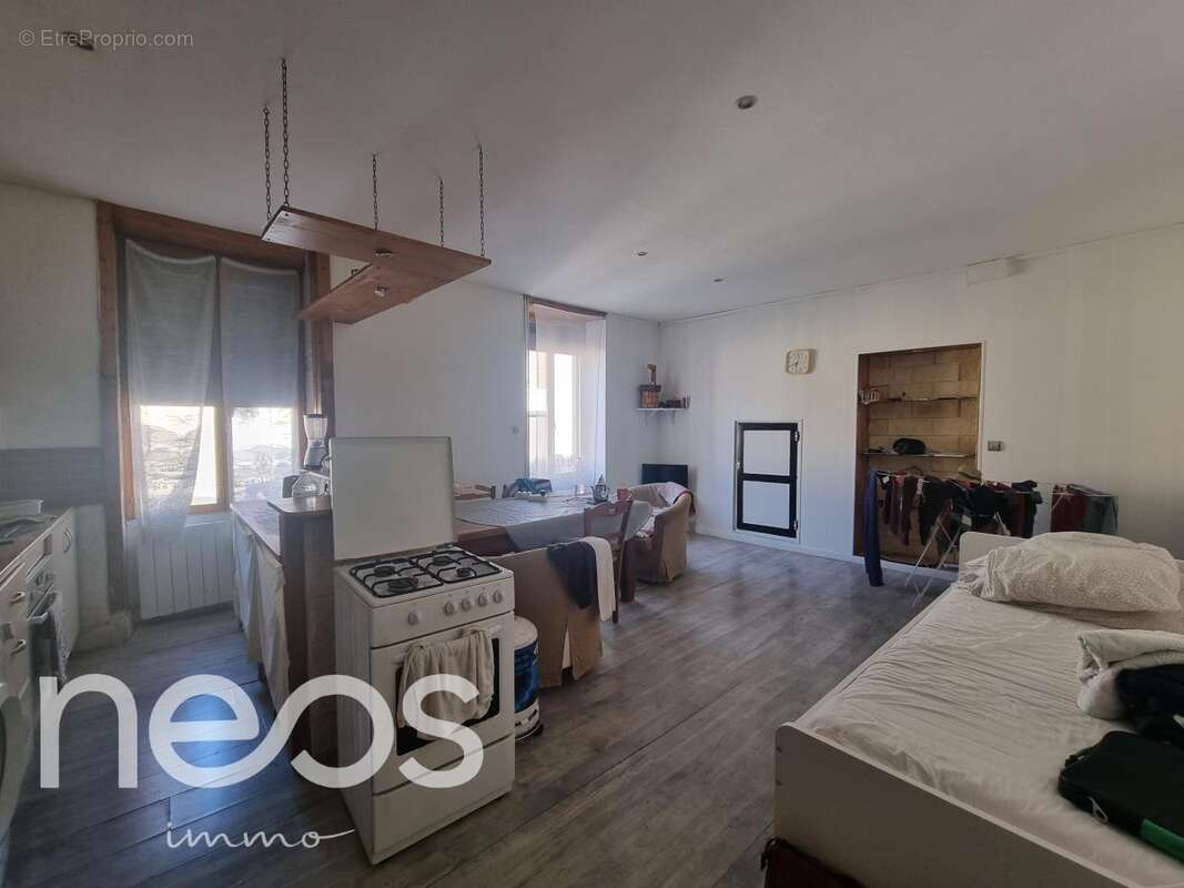 Appartement à CORGOLOIN