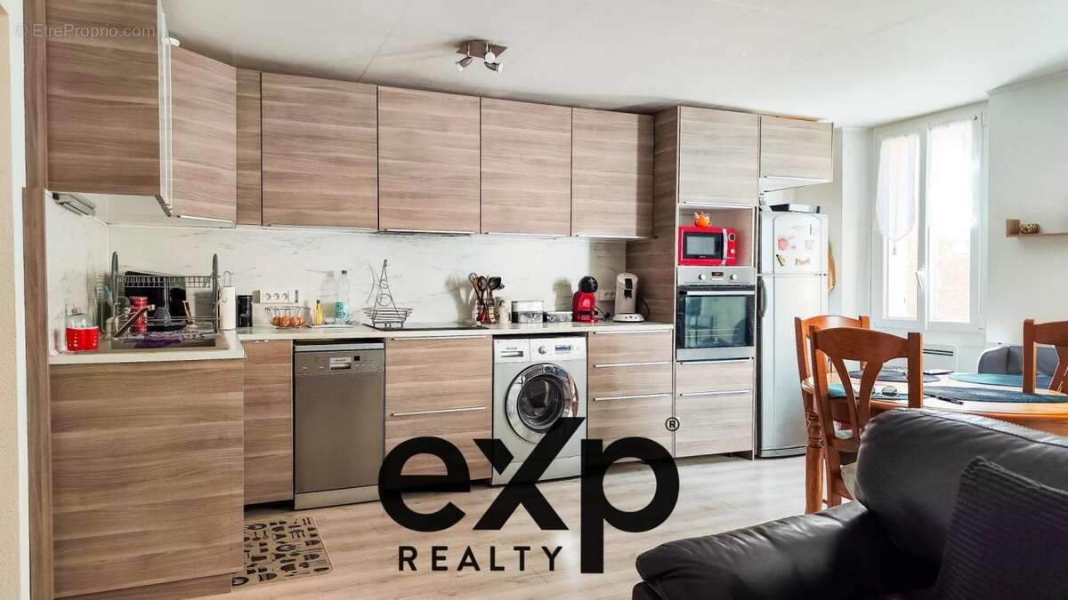 Appartement à VINS-SUR-CARAMY