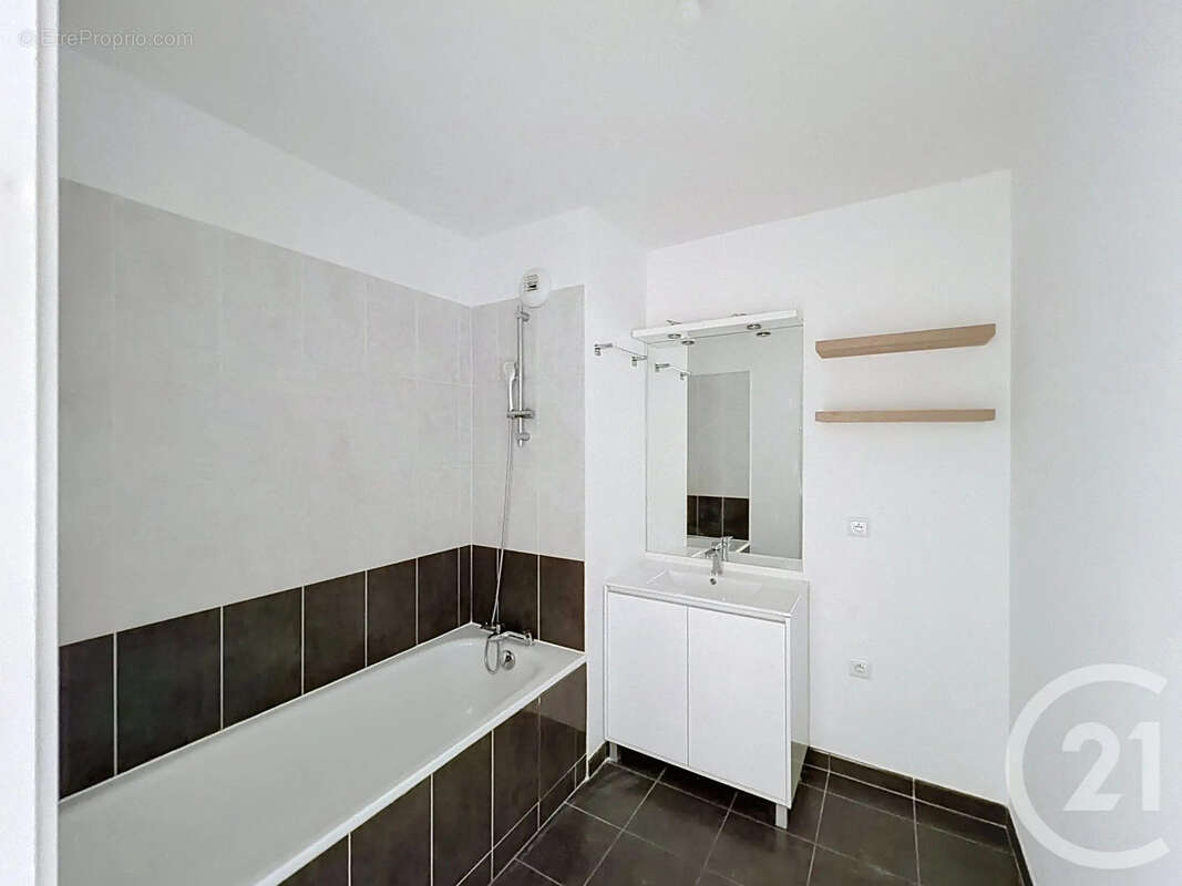 Appartement 56 m² à Savigny-Le-Temple  - photo 10