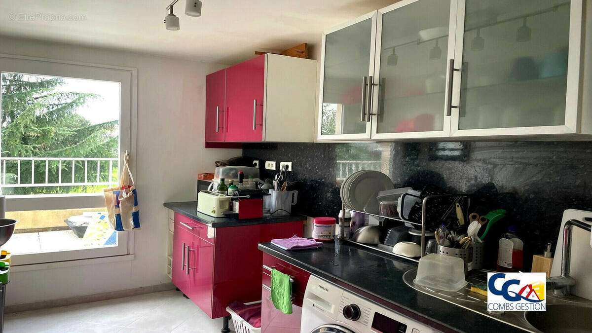 Appartement à COMBS-LA-VILLE