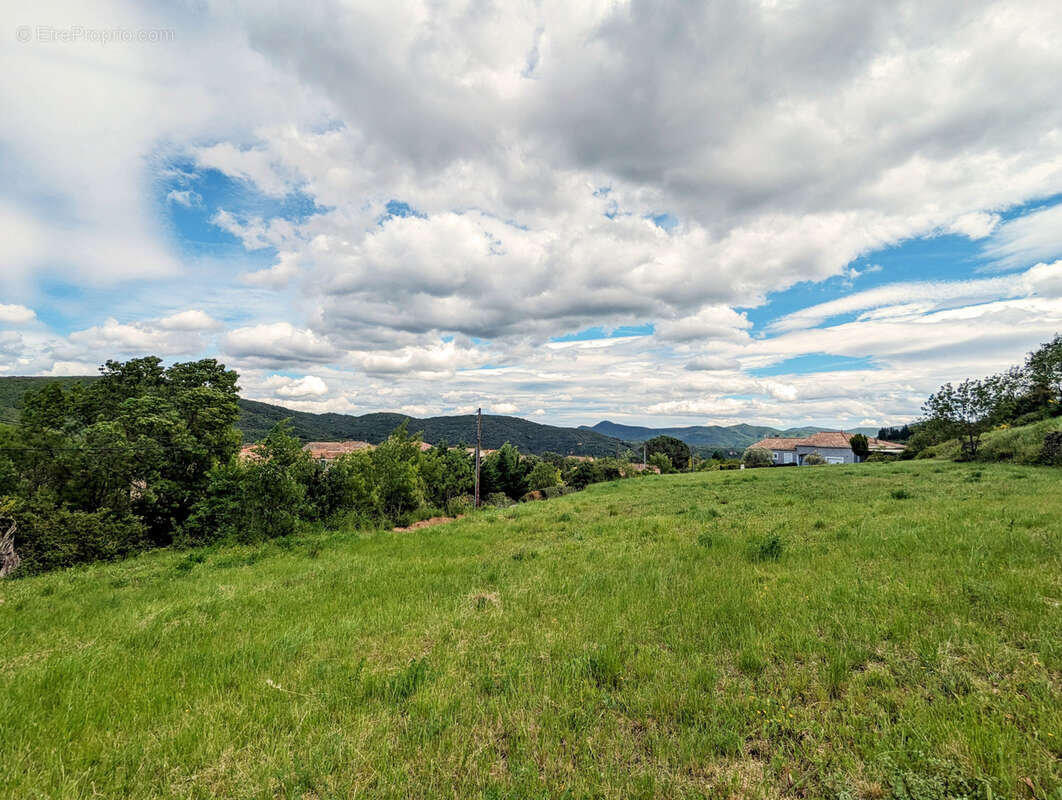 Terrain à LE PRADAL