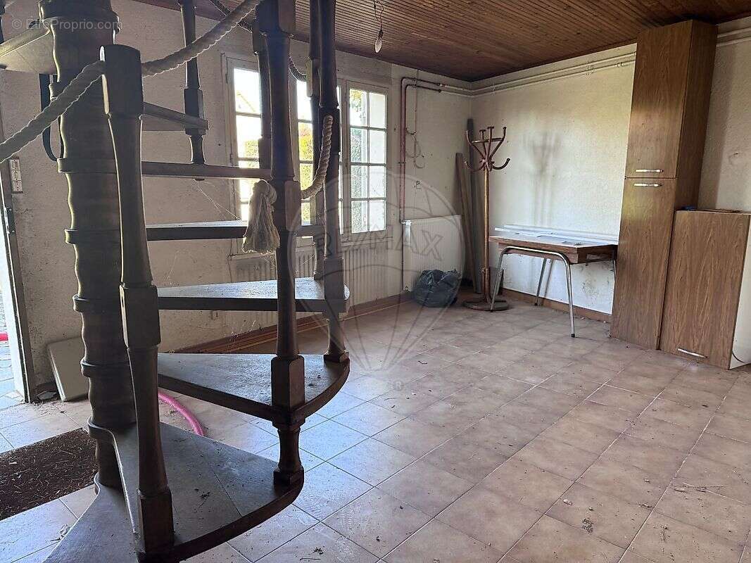 Maison à VARENNES-VAUZELLES