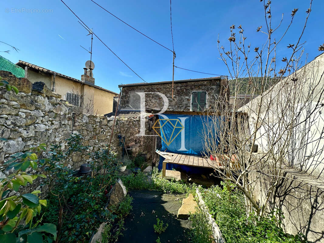 Maison à DRAP