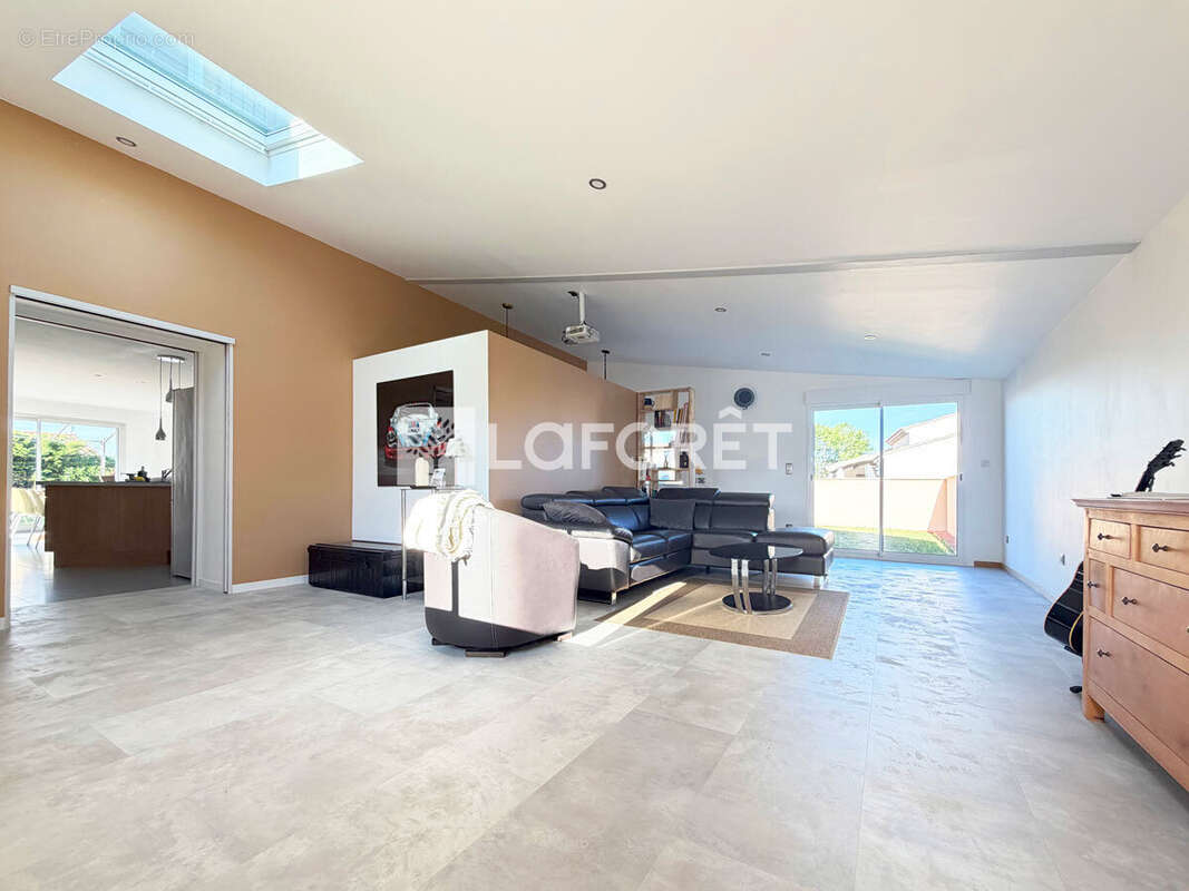 Maison L Isle Sur La Sorgue 6 pièce(s) 175 m2 - photo 8