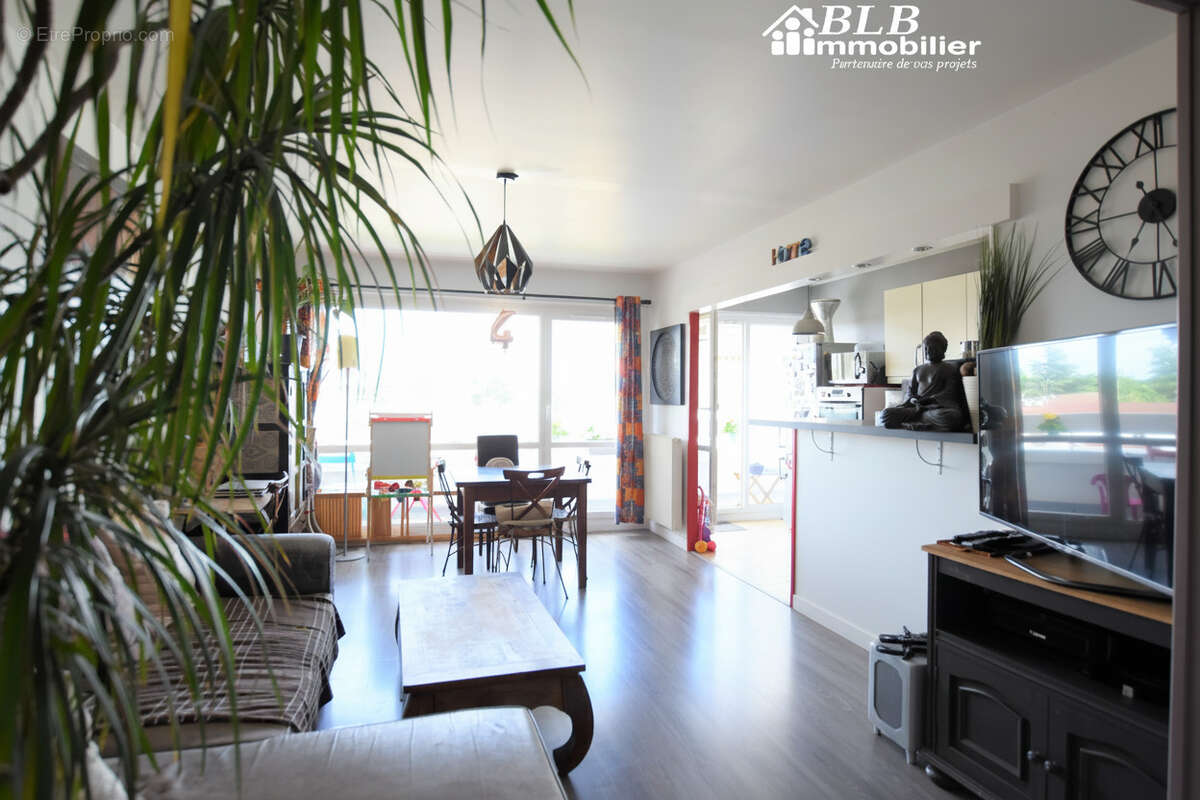 Appartement à LES ESSARTS-LE-ROI