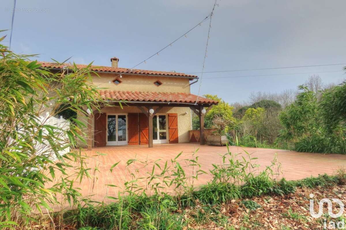 Photo 3 - Commerce à BOURRET