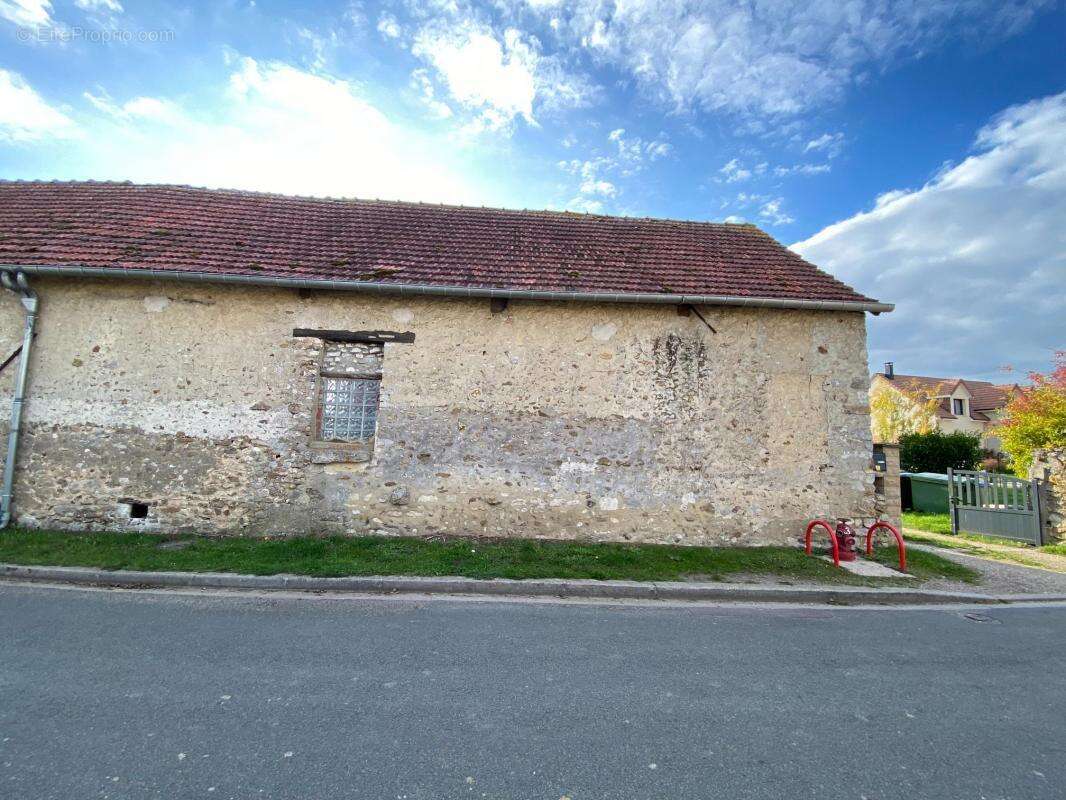 Maison à LA VILLENEUVE-EN-CHEVRIE