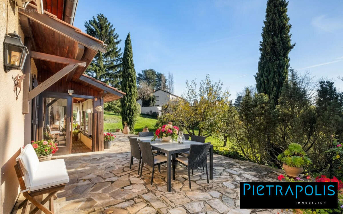 Maison à SAINT-CYR-AU-MONT-D'OR